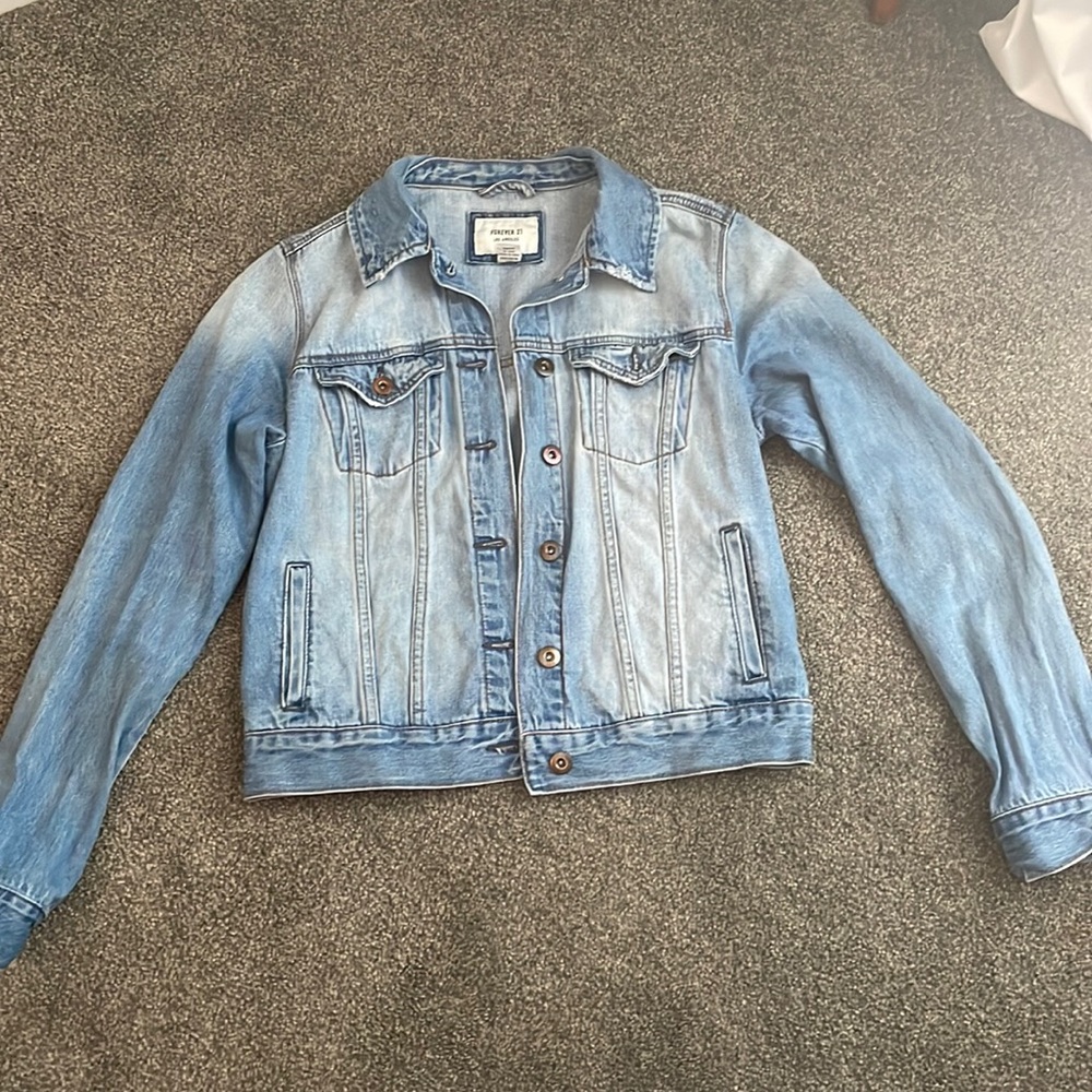 Forever 21 med / light wash Jean jacket